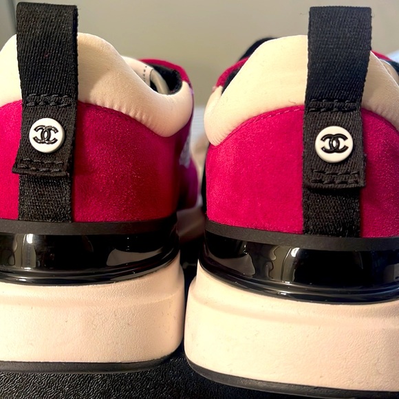 CHANEL SNEAKERS - Picture 4 of 7